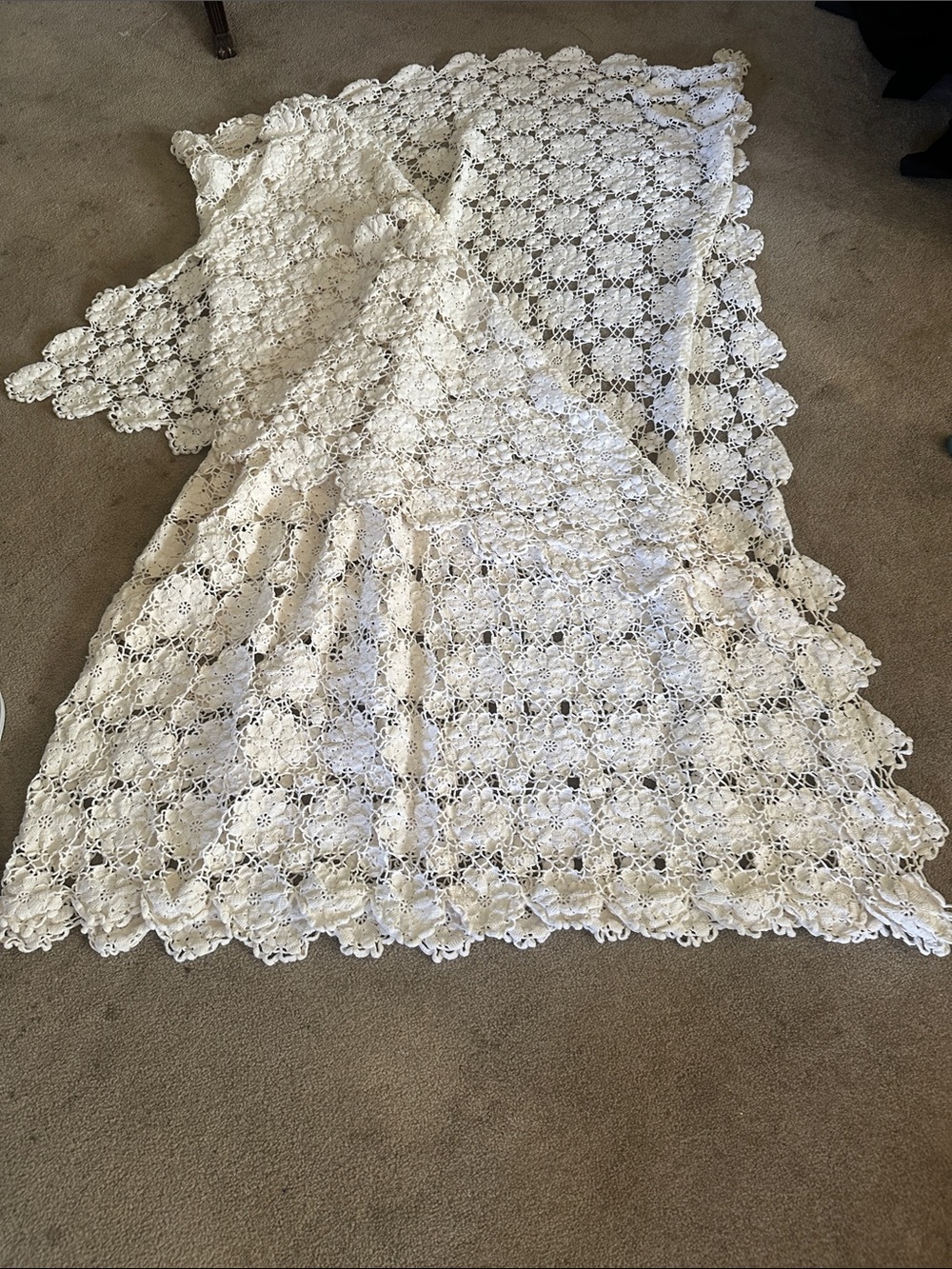 Vintage-Inspired White Crochet Lace Throw Blanket